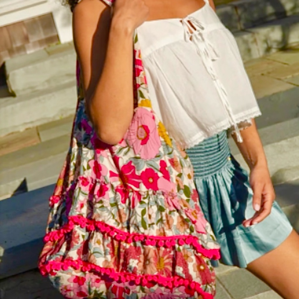 NWT NATURAL LIFE PINK FLORAL RUFFLE TOTE!! SO CUTE!!